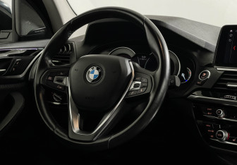 Подержанный автомобиль BMW X3 2018 года (15 фото)