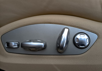 Подержанный автомобиль Porsche Macan 2021 года (26 фото)