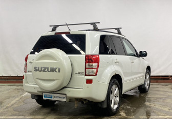 Подержанный автомобиль Suzuki Grand Vitara 2008 года (6 фото)