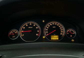 Подержанный автомобиль Opel Vectra Sedan 2006 года (15 фото)