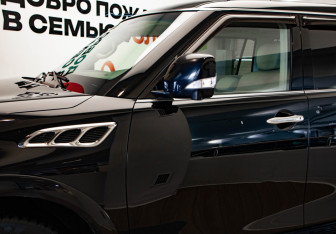 Подержанный автомобиль Infiniti QX56 2012 года (39 фото)