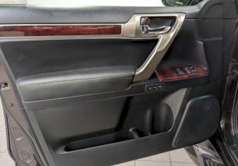 Подержанный автомобиль Lexus GX 2011 года (11 фото)