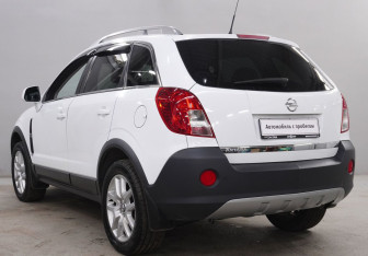Подержанный автомобиль Opel Antara 2013 года (7 фото)