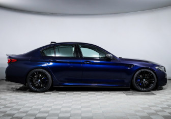 Подержанный автомобиль BMW M5 Sedan 2020 года (4 фото)