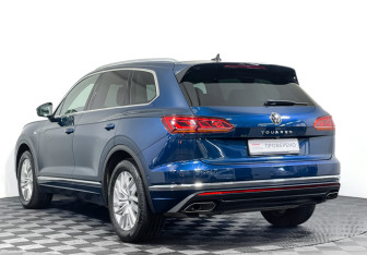 Подержанный автомобиль Volkswagen Touareg 2022 года (7 фото)
