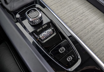 Подержанный автомобиль Volvo XC60 2021 года (25 фото)