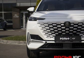 Подержанный автомобиль Changan UNI-K 2023 года (29 фото)