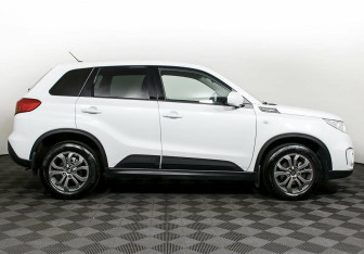 Подержанный автомобиль Suzuki Vitara 2016 года (4 фото)