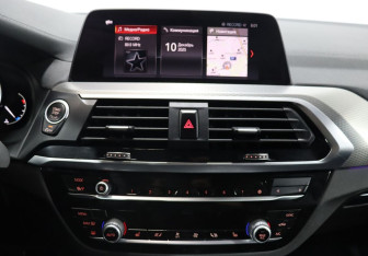 Подержанный автомобиль BMW X4 2019 года (21 фото)