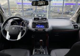Подержанный автомобиль Toyota Land Cruiser Prado 2013 года (11 фото)