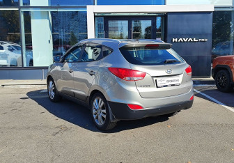 Подержанный автомобиль Hyundai ix35 2011 года (7 фото)