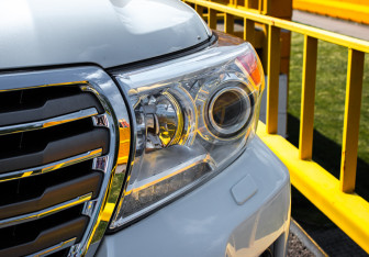 Подержанный автомобиль Toyota Land Cruiser Suv 2015 года (16 фото)