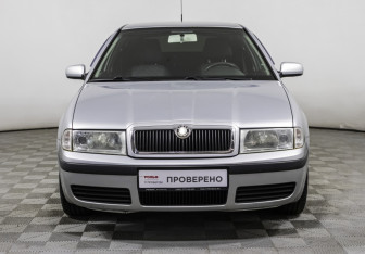 Подержанный автомобиль Skoda Octavia Liftback 2008 года (2 фото)