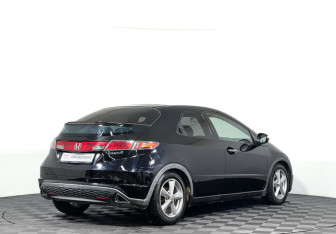 Подержанный автомобиль Honda Civic Hatchback 2008 года (5 фото)