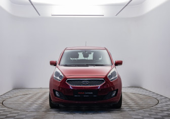 Подержанный автомобиль Kia Venga 2011 года (2 фото)