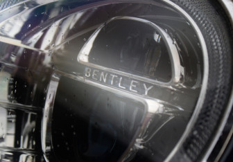 Подержанный автомобиль Bentley Bentayga 2016 года (32 фото)