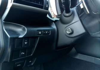 Подержанный автомобиль Lexus IS Sedan 2018 года (13 фото)