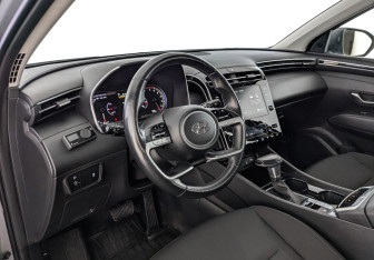 Подержанный автомобиль Hyundai Tucson 2021 года (15 фото)