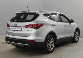 Подержанный автомобиль Hyundai Santa Fe 2013 года (5 фото)