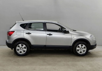 Подержанный автомобиль Nissan Qashqai 2009 года (4 фото)