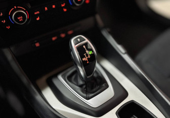 Подержанный автомобиль BMW X1 2013 года (17 фото)