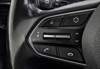 Подержанный автомобиль Hyundai Santa Fe 2019 года (28 фото)