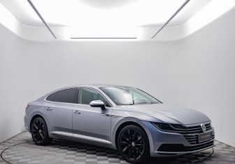 Подержанный автомобиль Volkswagen Arteon 2020 года (3 фото)