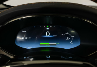 Подержанный автомобиль Skywell ET5 2022 года (11 фото)