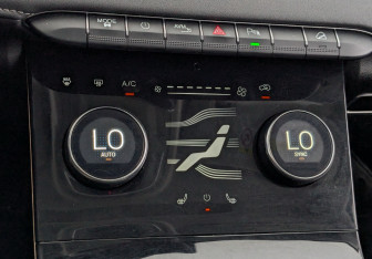 Подержанный автомобиль Exeed LX 2022 года (27 фото)