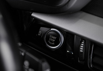 Подержанный автомобиль BMW X5 2017 года (13 фото)