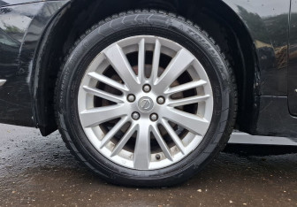 Подержанный автомобиль Nissan Teana 2013 года (9 фото)