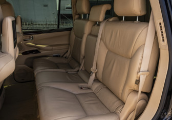 Подержанный автомобиль Lexus LX 2012 года (16 фото)