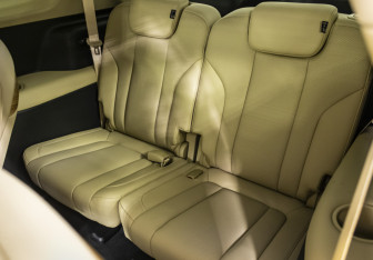 Подержанный автомобиль AITO M7 2023 года (17 фото)