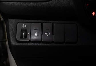 Подержанный автомобиль Kia Rio Hatchback 2014 года (18 фото)