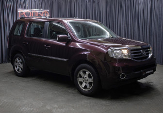 Подержанный автомобиль Honda Pilot 2013 года (3 фото)