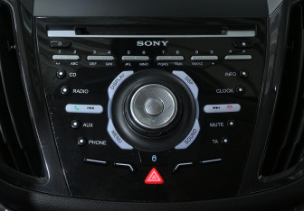 Подержанный автомобиль Ford Kuga 2014 года (14 фото)