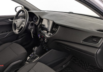 Подержанный автомобиль Hyundai Solaris Sedan 2021 года (13 фото)