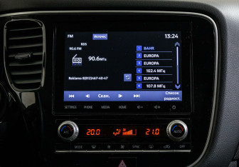 Подержанный автомобиль Mitsubishi Outlander 2020 года (7 фото)