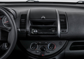 Подержанный автомобиль Nissan Note 2011 года (13 фото)