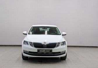 Подержанный автомобиль Skoda Octavia Liftback 2020 года (23 фото)
