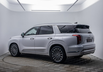 Подержанный автомобиль Hyundai Palisade 2023 года (7 фото)