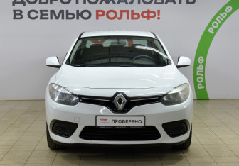 Подержанный автомобиль Renault Fluence 2014 года (2 фото)
