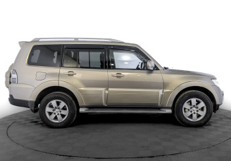 Подержанный автомобиль Mitsubishi Pajero 2008 года (4 фото)
