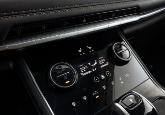 Подержанный автомобиль Chery Tiggo 8 2022 года (21 фото)