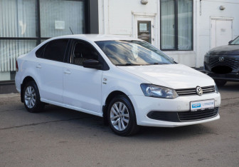 Подержанный автомобиль Volkswagen Polo Sedan 2013 года (3 фото)