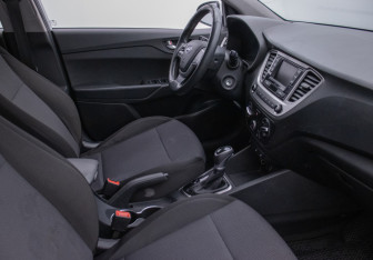 Подержанный автомобиль Hyundai Solaris Sedan 2021 года (9 фото)