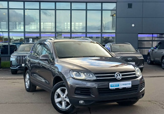 Подержанный автомобиль Volkswagen Touareg 2011 года (3 фото)
