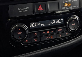 Подержанный автомобиль Mitsubishi Outlander 2012 года (21 фото)