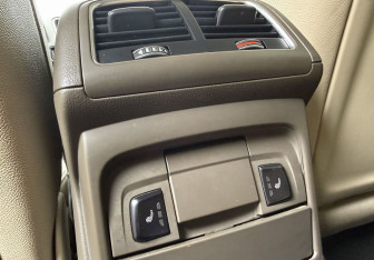 Подержанный автомобиль Audi Q5 2015 года (12 фото)
