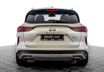 Подержанный автомобиль Infiniti QX50 2018 года (6 фото)
